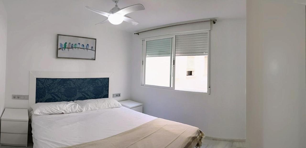- Primera Linea De Playa Junto Al Paseo Maritimo Apartment *